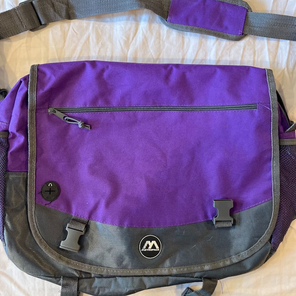 Metropack Messenger Bag Purple